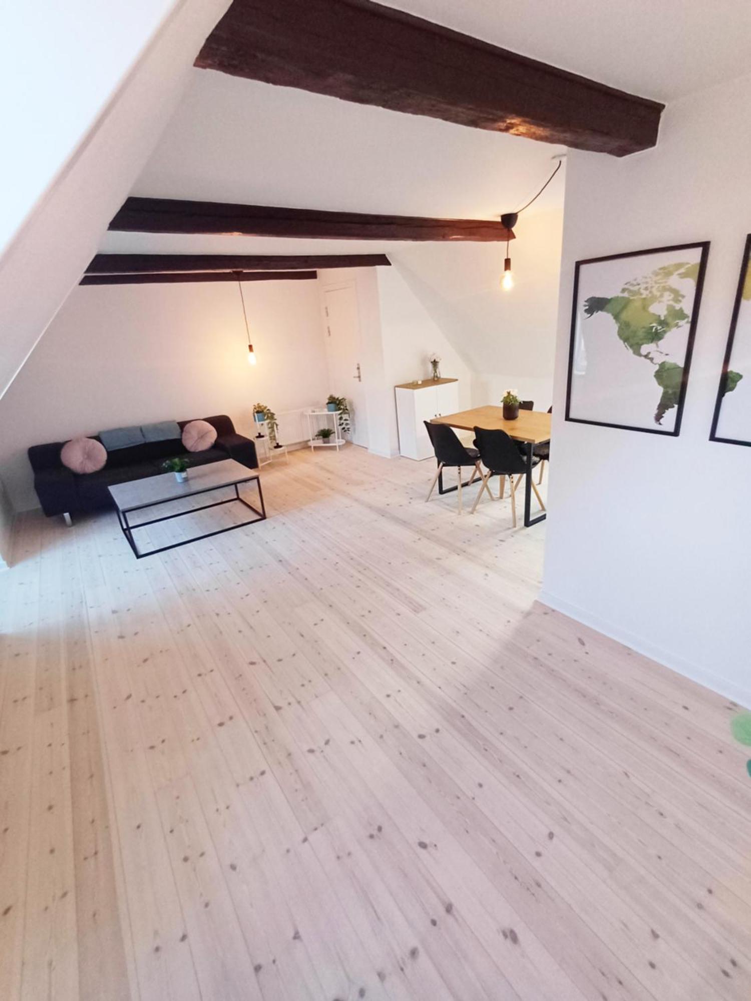 Large Double Room In The Center Of City 兰德斯 外观 照片