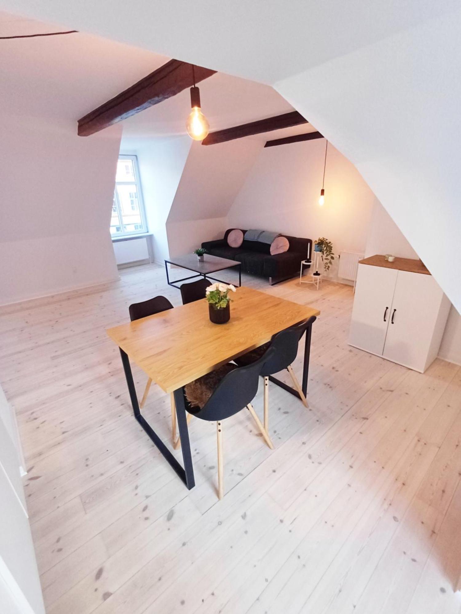 Large Double Room In The Center Of City 兰德斯 外观 照片
